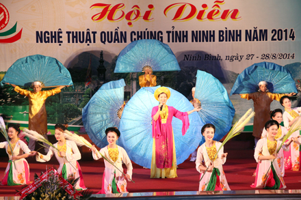 Hội diễn nghệ thuật quần chúng tỉnh Ninh Bình vinh danh những tiết mục dân gian truyền thống